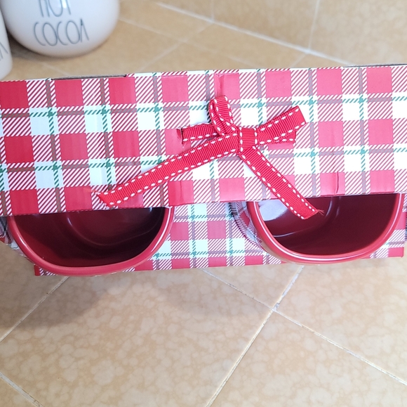 Rae Dunn Holiday Mug Set Mr and Mrs Red White NEW - Picture 2 of 10